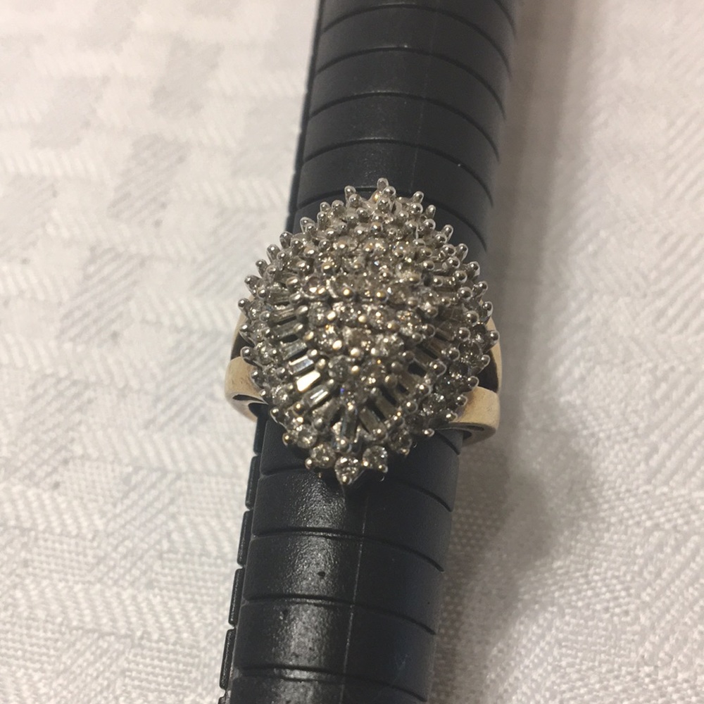 Elegance 10 K Oval Shape Diamond Ring 7